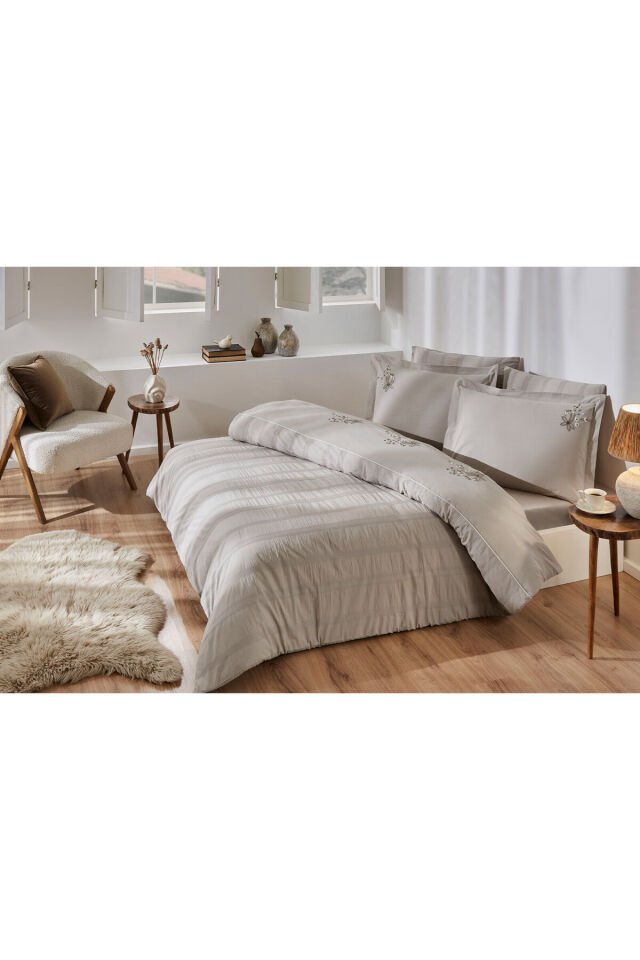 Özdilek Clivia Çift Kişilik Nakışlı Saten Nevresim Takımı