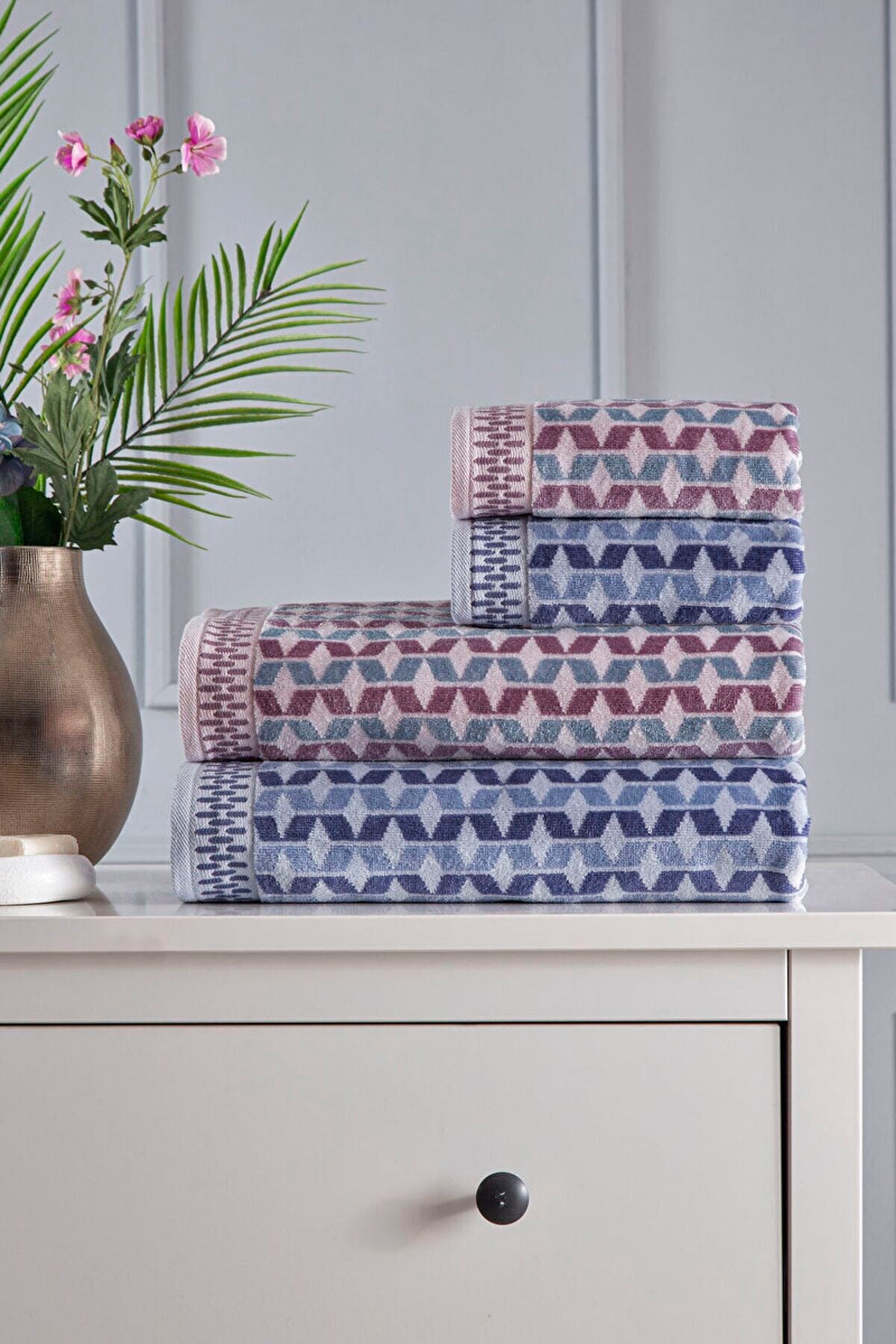 Cuatro Bordes Havlu Set