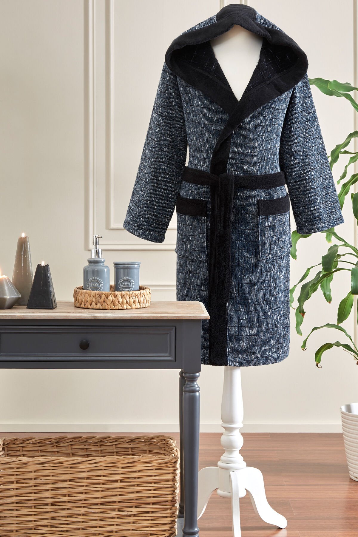 Modra Maskülen Kapüşonlu Bornoz